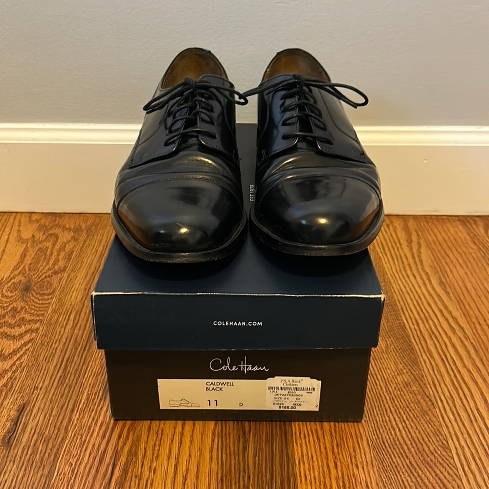 Mens Cole Haan Black leather dress shoes size 11